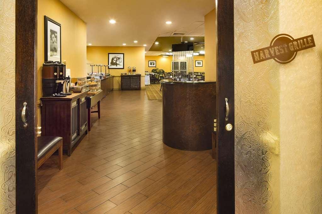 Doubletree By Hilton Hotel Raleigh - Brownstone - University Restaurant foto