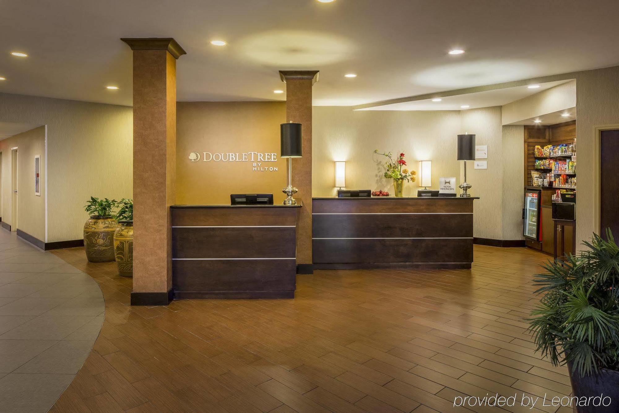 Doubletree By Hilton Hotel Raleigh - Brownstone - University Exterior foto