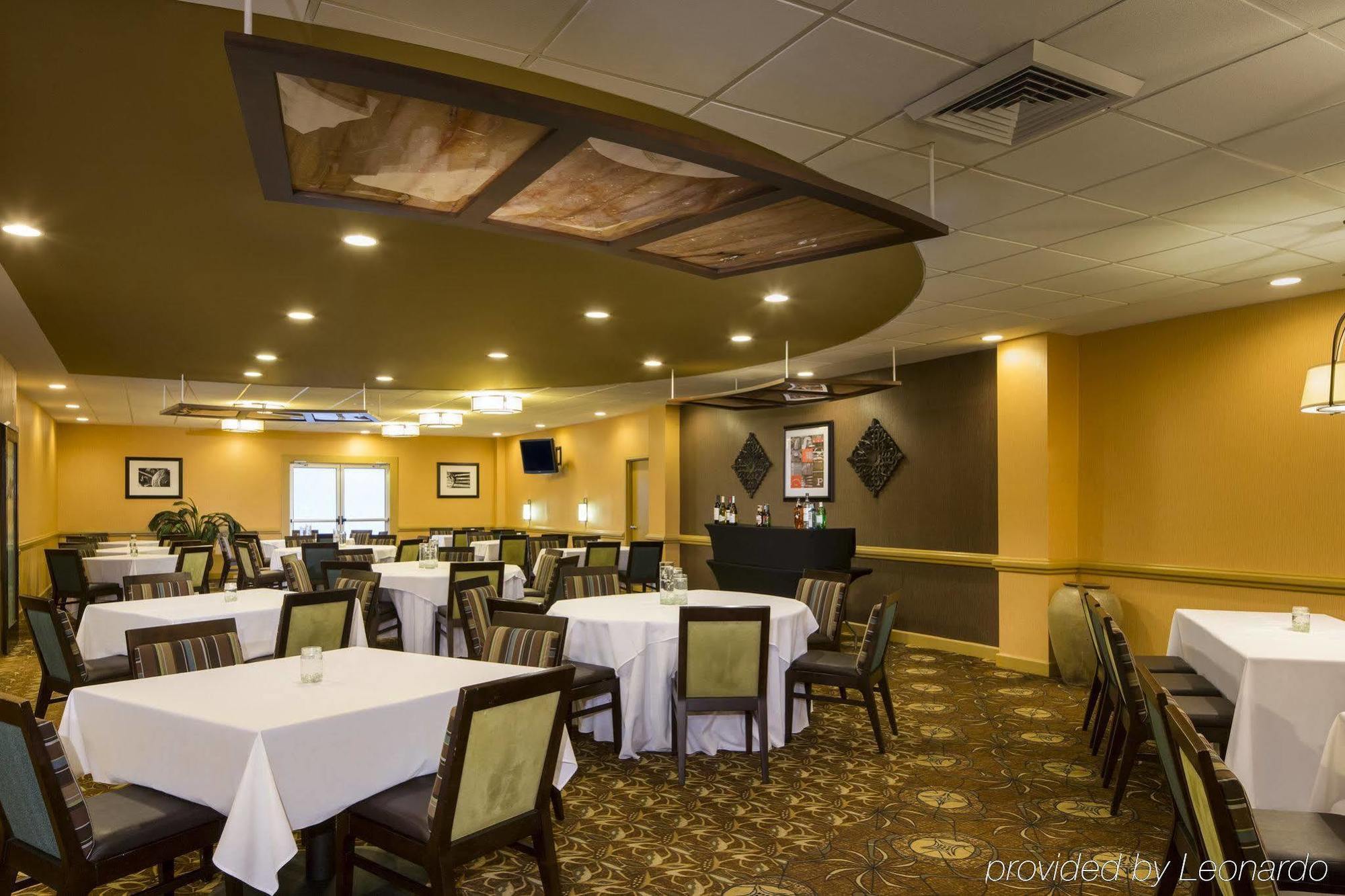 Doubletree By Hilton Hotel Raleigh - Brownstone - University Exterior foto